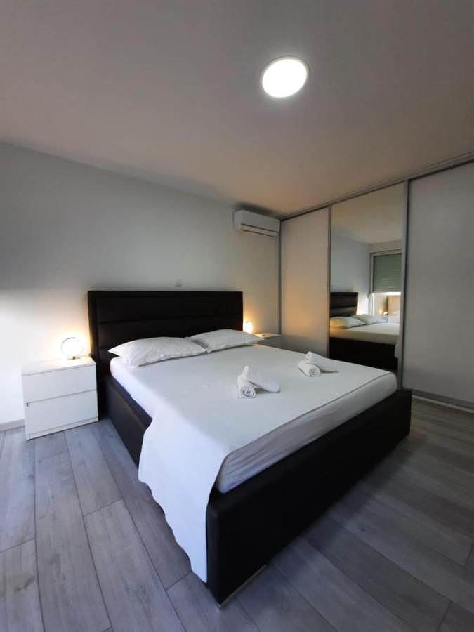 Vice Appartement Omiš Buitenkant foto