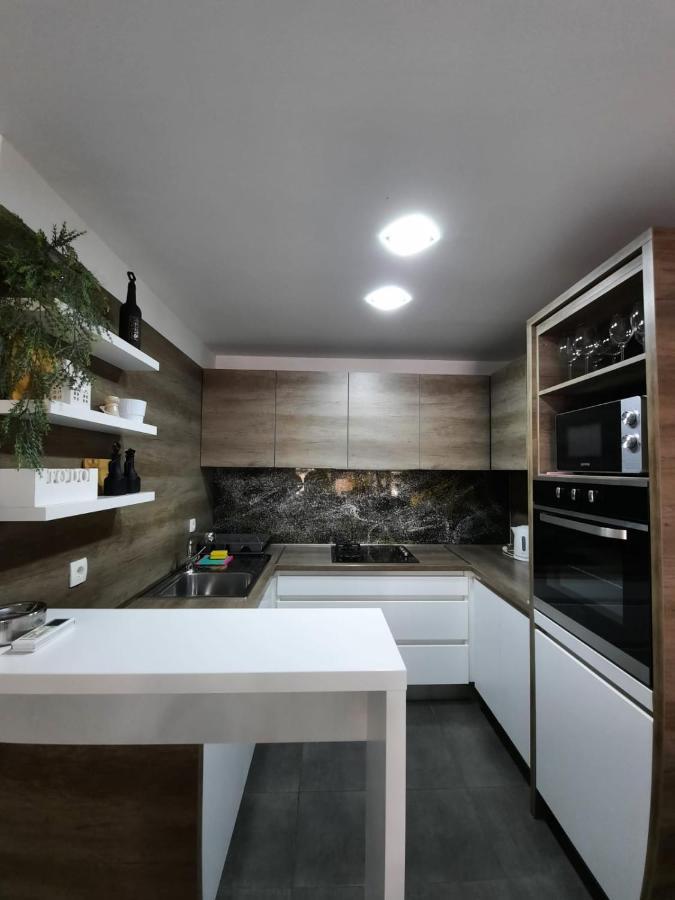 Vice Appartement Omiš Buitenkant foto
