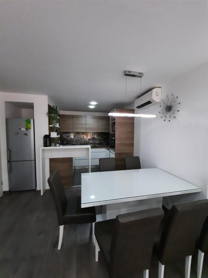 Vice Appartement Omiš Buitenkant foto