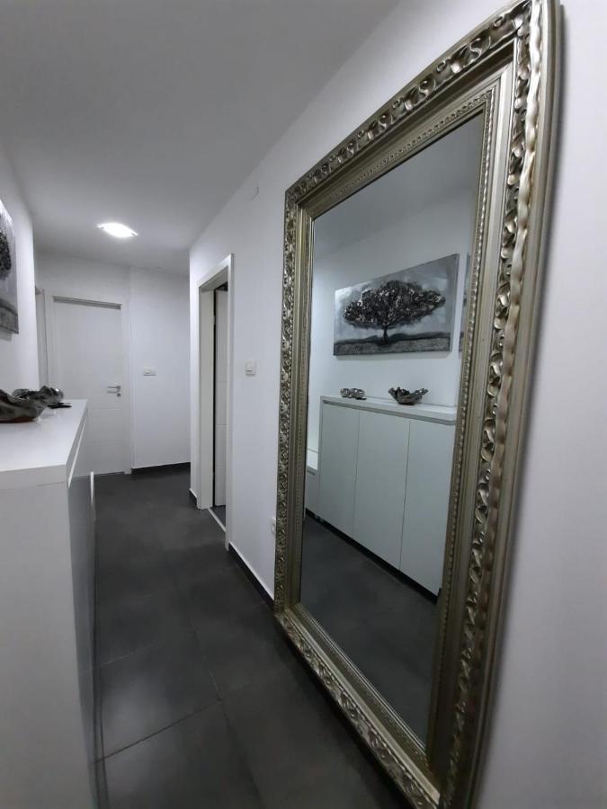 Vice Appartement Omiš Buitenkant foto